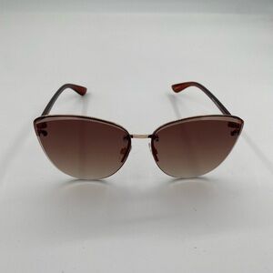 Women’s brown framed cat eyed sunglasses